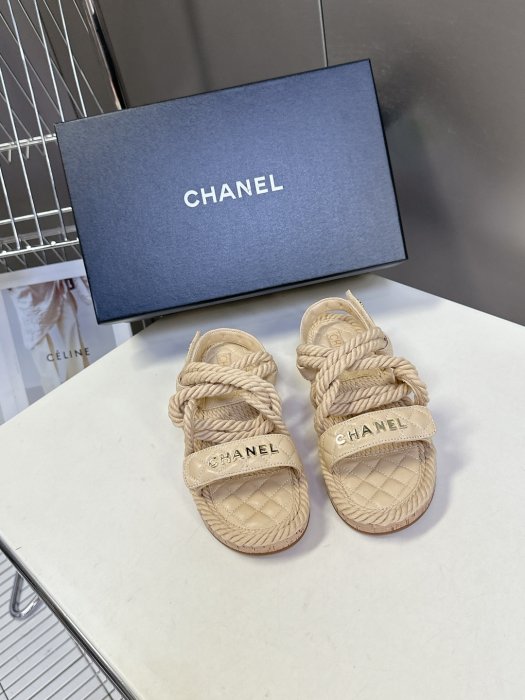 Шлепанцы женские