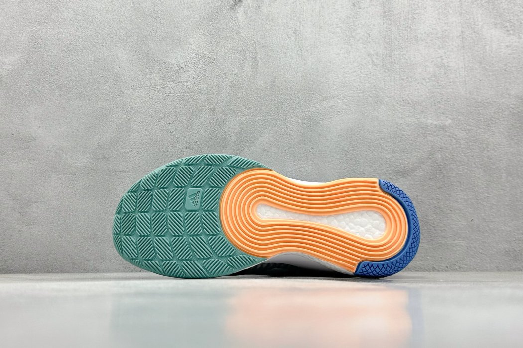Кроссовки ADIDAS CRAZYFLIGHT MID фото 4