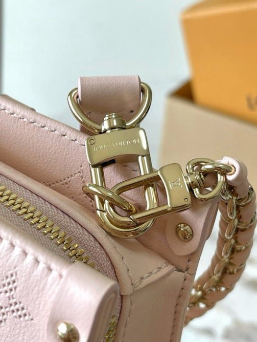 Сумка женская OnTheGo East West M11275 25 см фото 5