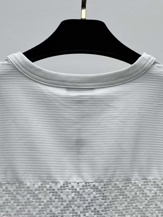 Футболка жіноча фото 6