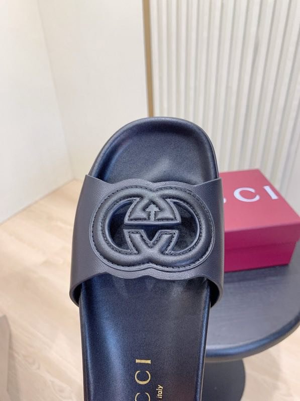 Шлепанцы женские фото 8