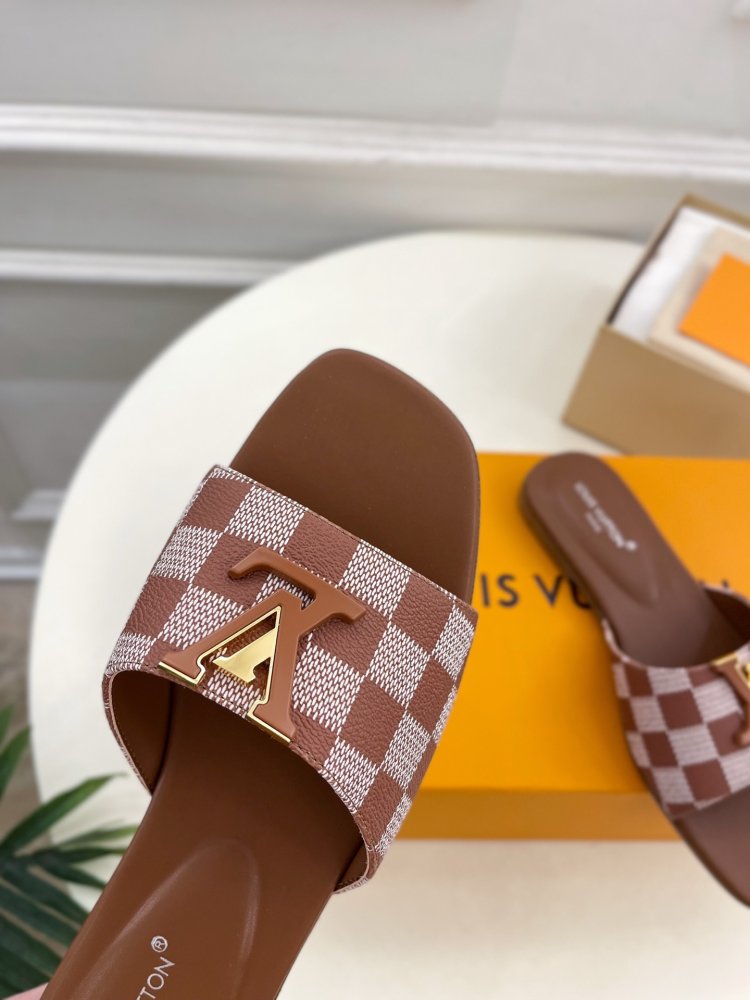 Шлепанцы женские фото 6