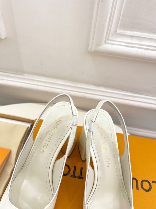 Босоножки фото 7