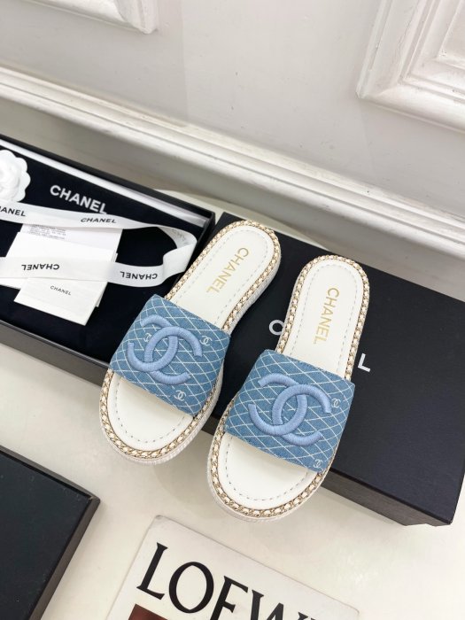 Шлепанцы женские фото 5