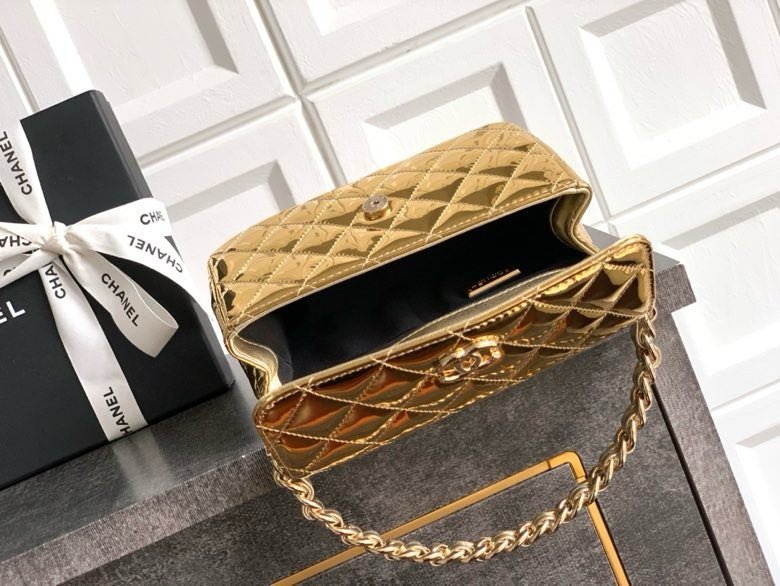 Сумка кожаная CHANEL 25P 18 см фото 8