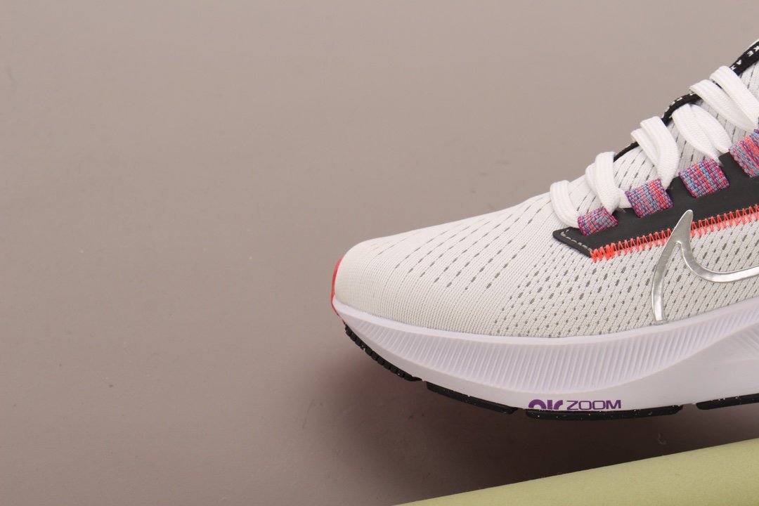 Кросівки Nike Air Zoom Pegasus 38 White Black Flash Crimson CW7358-101 фото 2