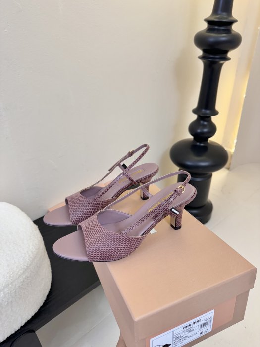 Босоножки фото 5