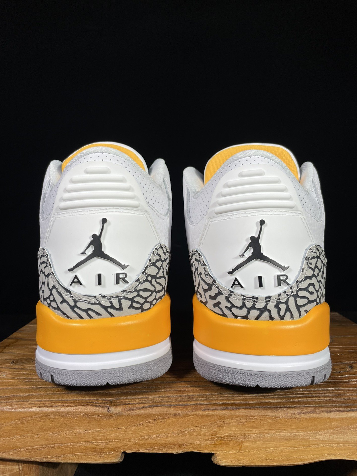 Кроссовки Air Jordan 3 Retro Laser Orange фото 4