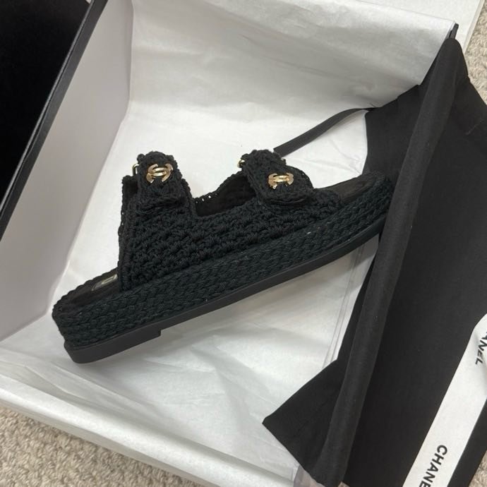 Шльопанці жіночі фото 6