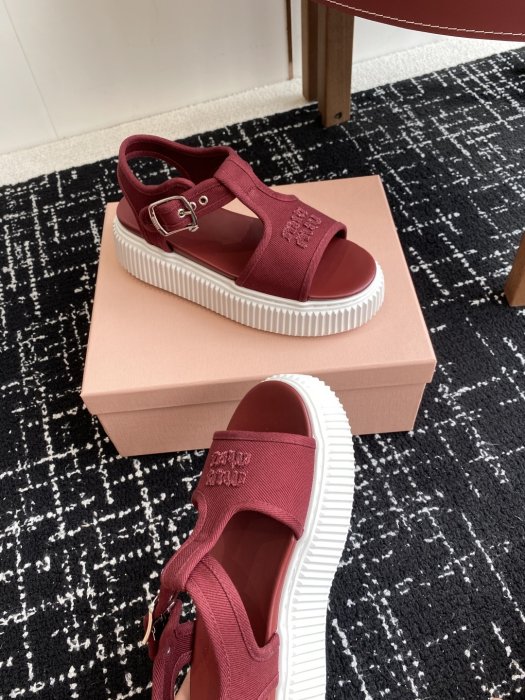 Сандалі жіночі фото 6