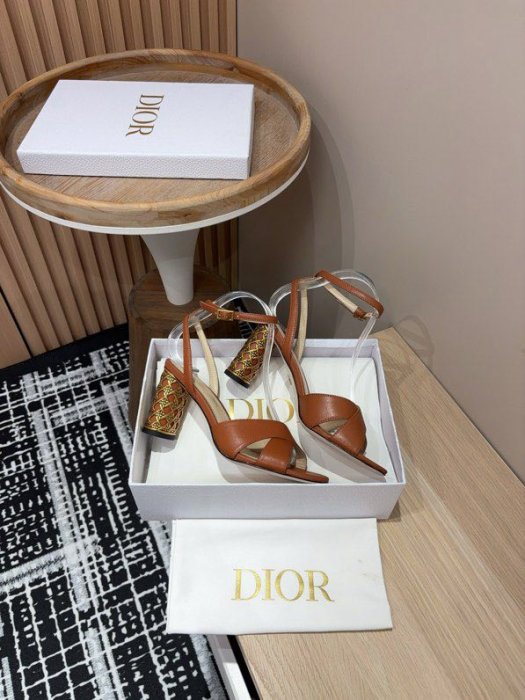 Босоножки Dior Icon на толстом фото 2