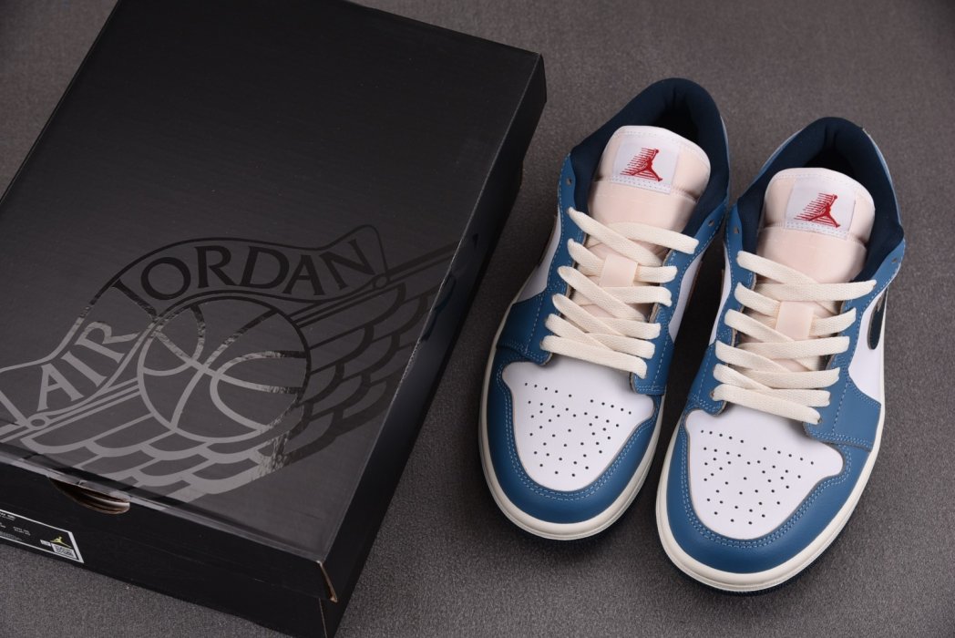 Кросівки Air Jordan 1 Low SE Armory Navy фото 7