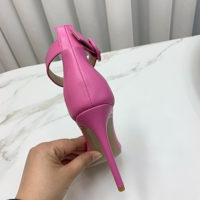 Босоножки фото 7