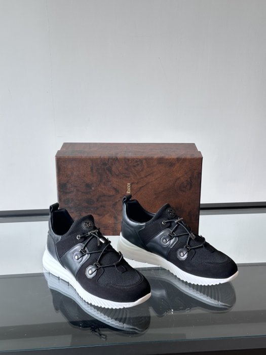 Кросівки фото 5