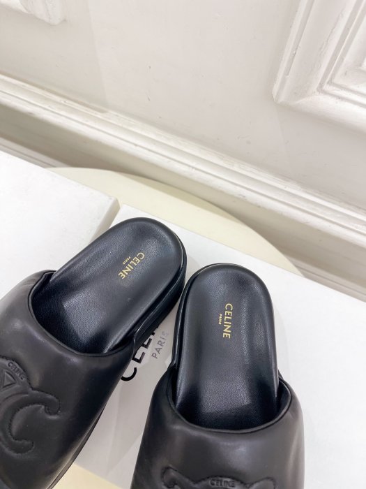 Шлепанцы женские фото 6