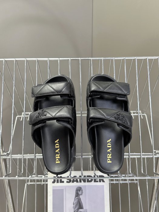 Шлепанцы фото 6