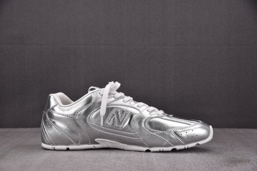 Кроссовки New Balance x MIU MIU NB530 фото 2