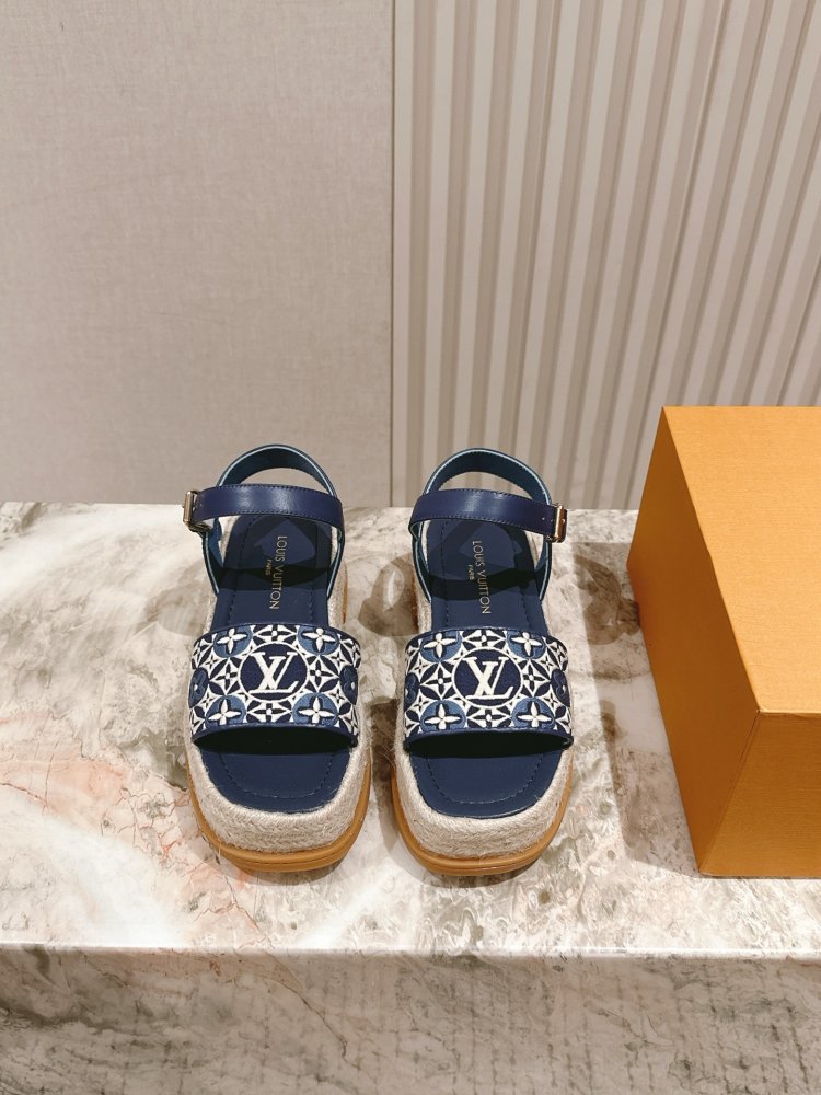 Сандалии женские