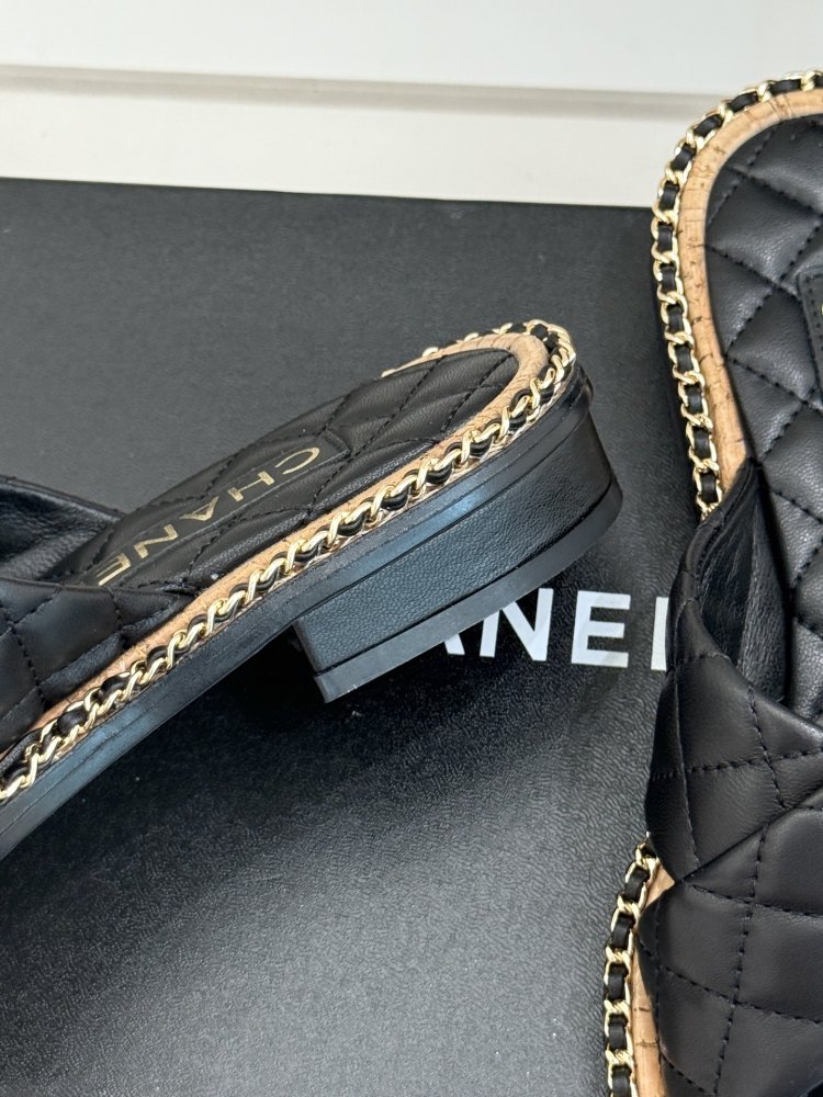 Шльопанці жіночі фото 6