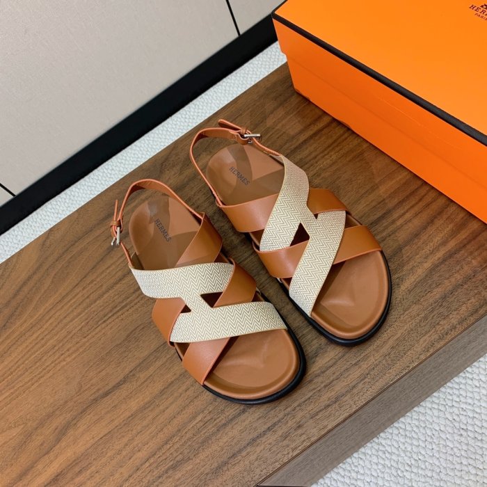 Сандалі жіночі фото 2