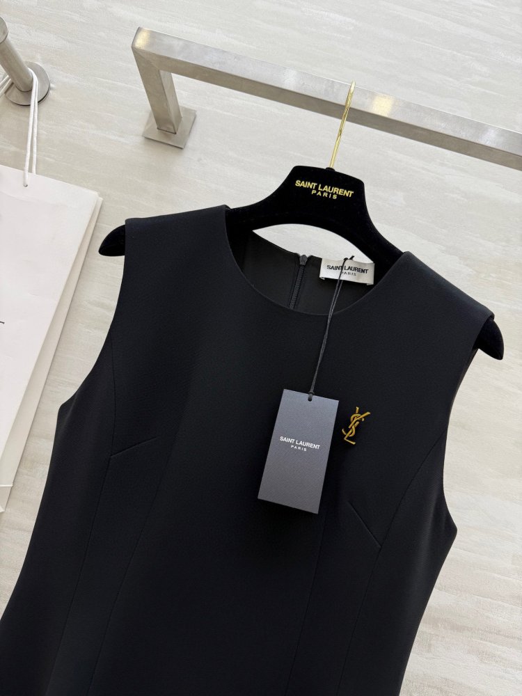 Dress from close-fitting bodice at style Hepburn фото 3