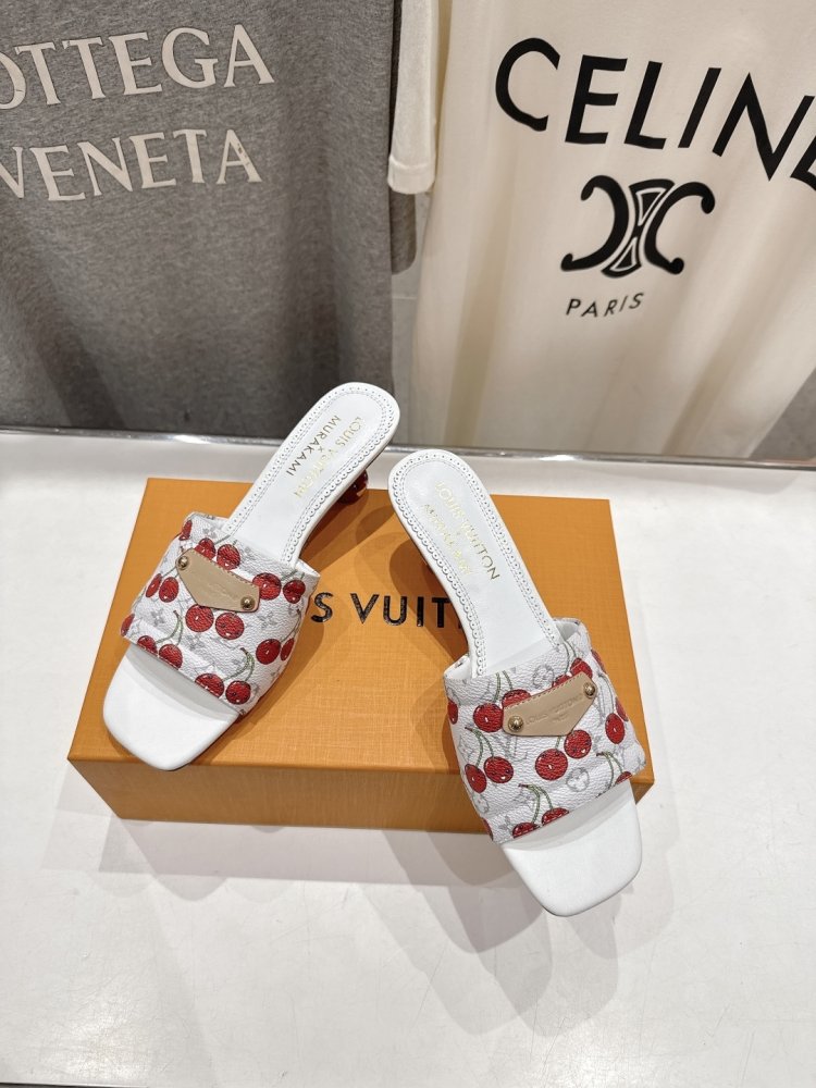 Босоножки фото 2