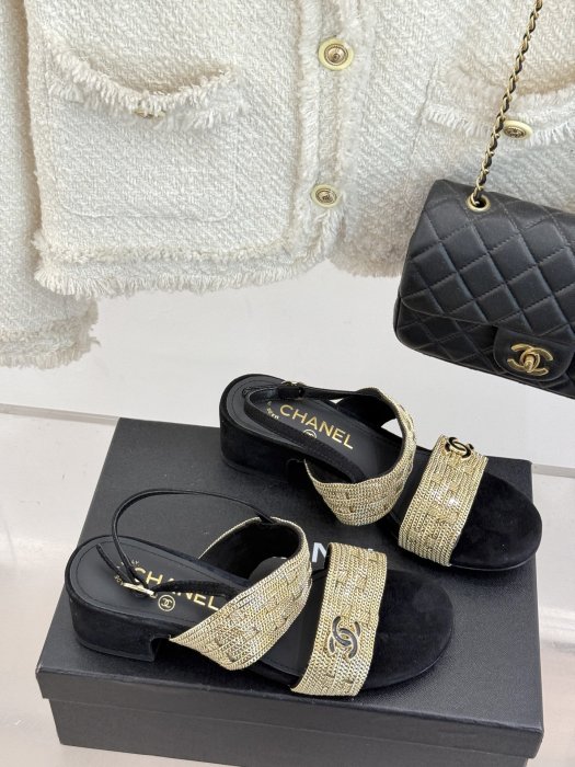 Босоножки фото 3