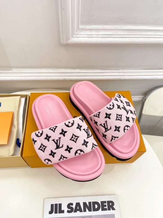 Шлепанцы женские фото 2