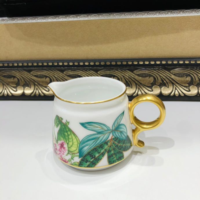 Tea service of bone porcelain of 8 items фото 5