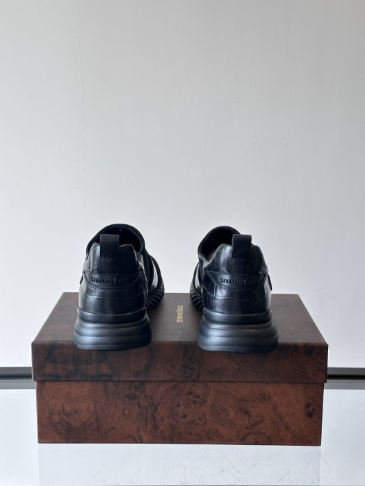 Кросівки фото 8