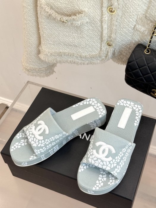 Шльопанці жіночі фото 2