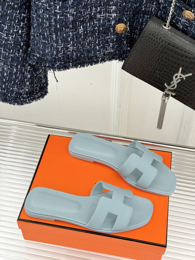 Шлепанцы женские фото 3