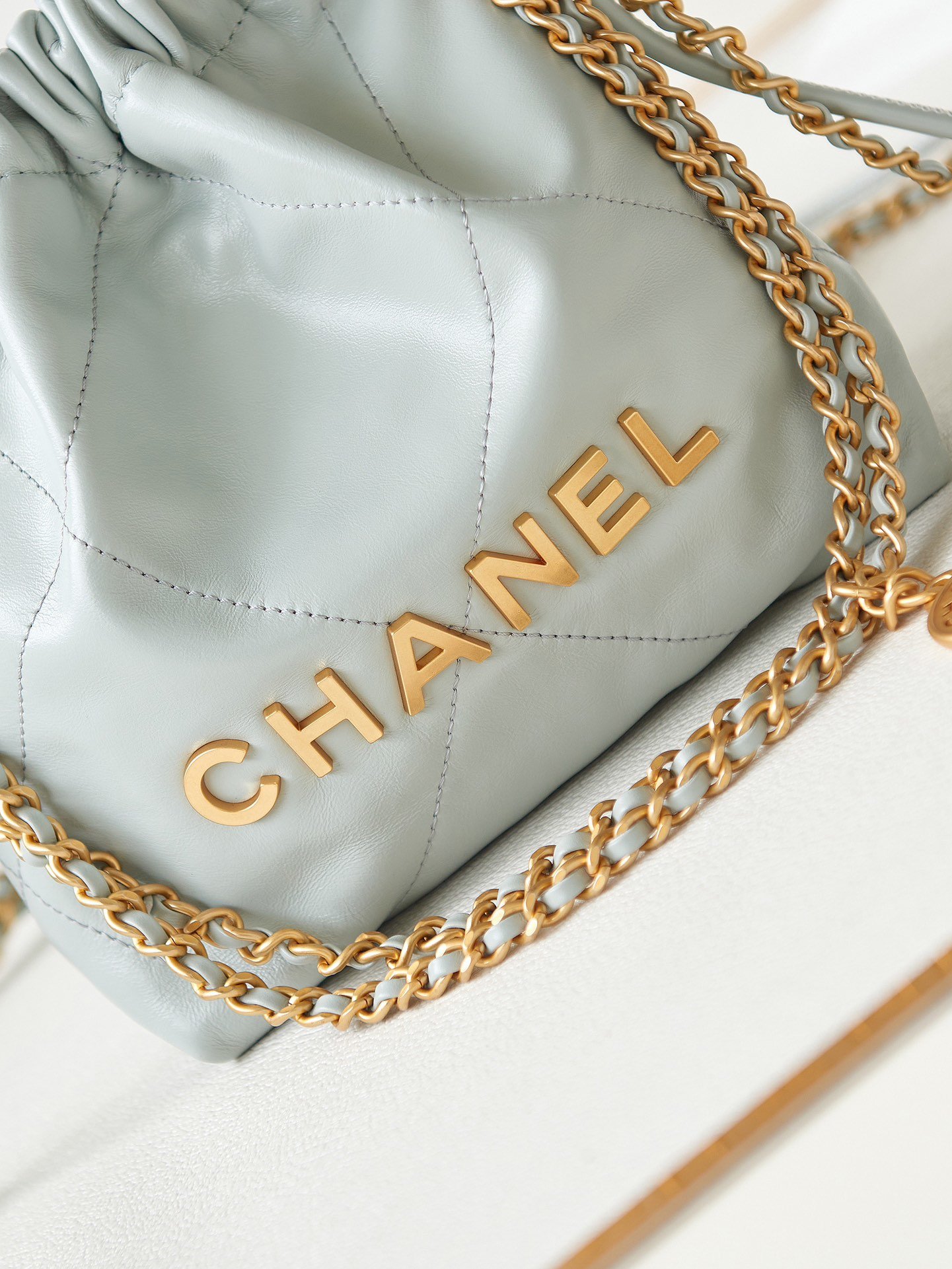 A bag CHANEL 22 фото 2