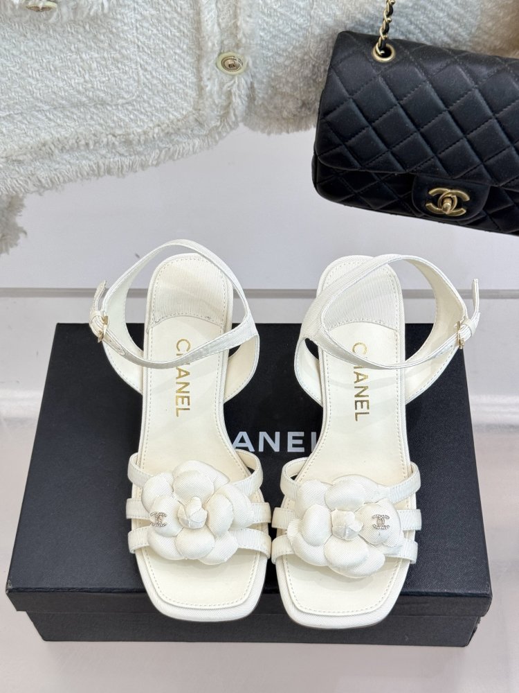 Босоножки фото 4