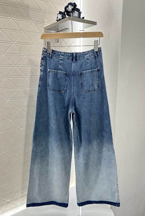 Джинсы женские фото 2