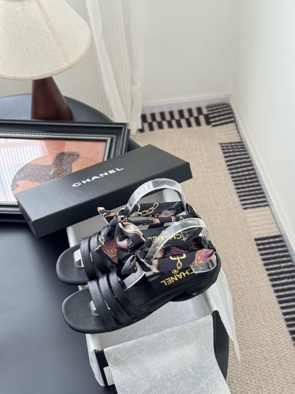 Сандалии женские фото 7