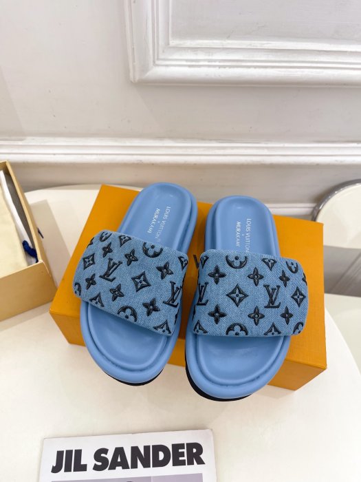 Шлепанцы женские