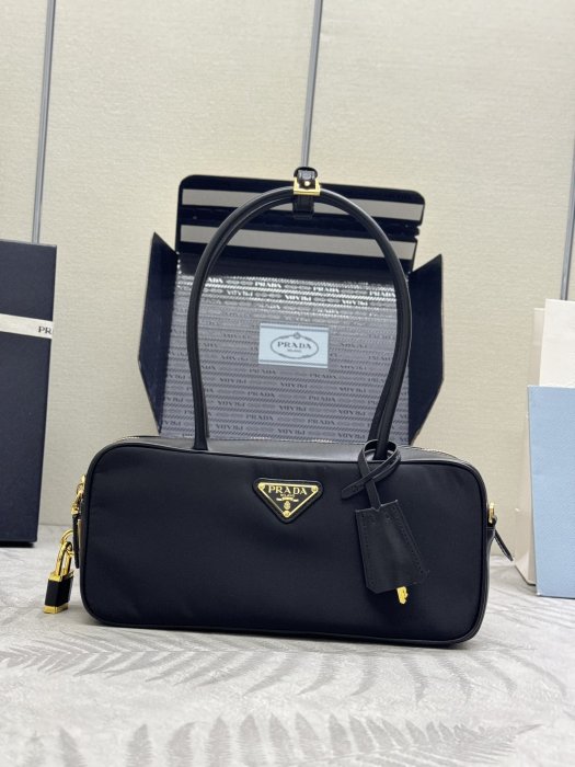 Сумка нейлоновая 1BB133 28 см