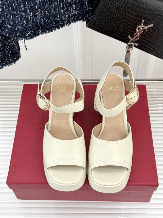 Босоножки фото 4