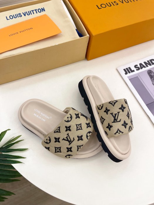 Шлепанцы женские фото 4