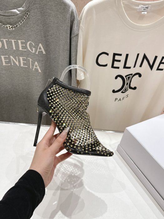 Босоножки фото 5