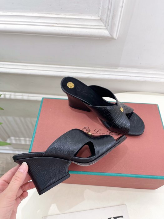 Босоножки фото 4