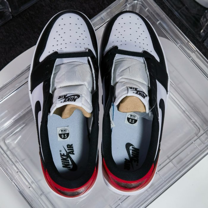 Кросівки Air Jordan 1 Low OG Black Toe фото 8