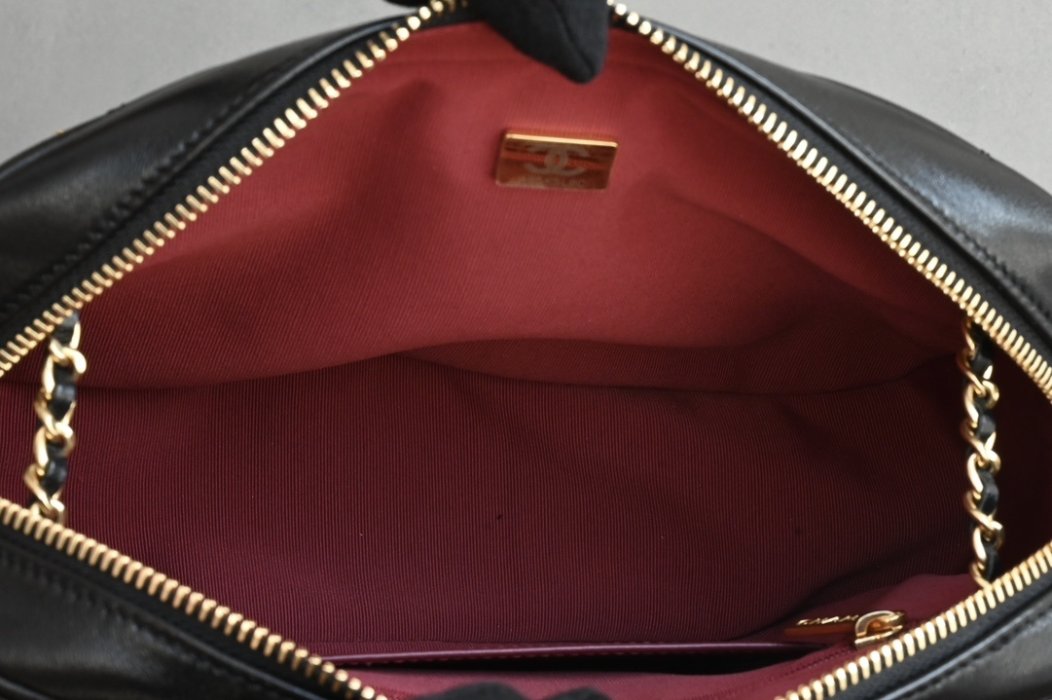 Черная кожаная сумка через плечо Chanel Matelasse фото 9