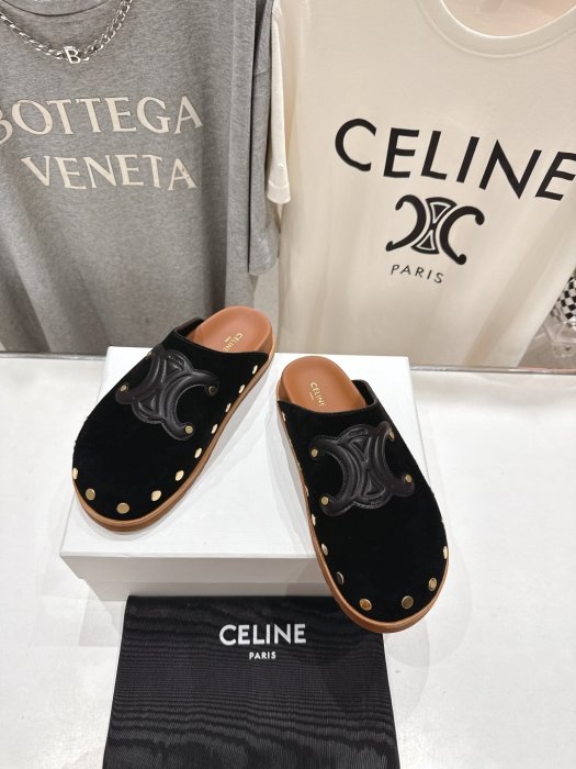 Шлепанцы женские фото 2