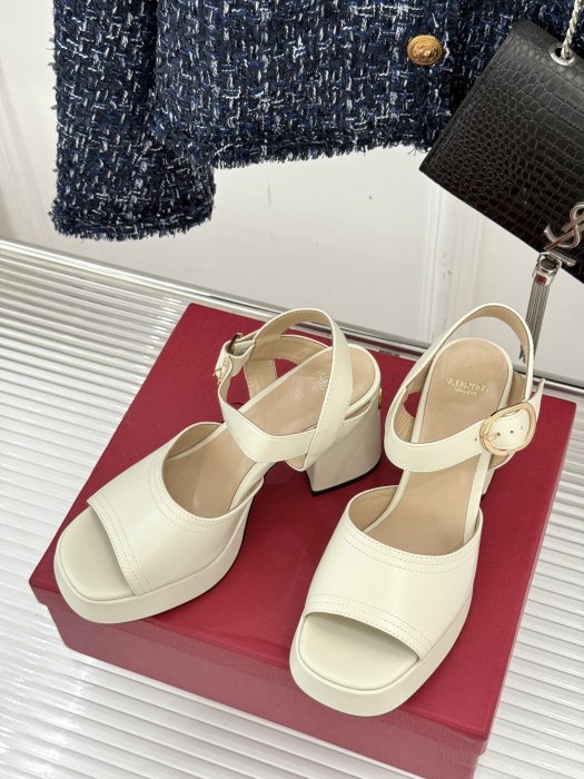 Босоножки фото 2