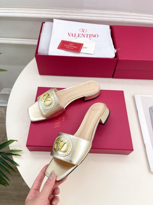 Босоножки фото 3