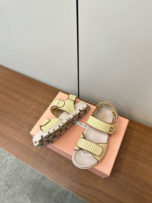 Сандалии женские фото 5