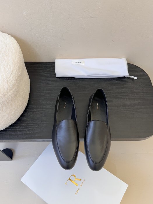 Лоферы женские