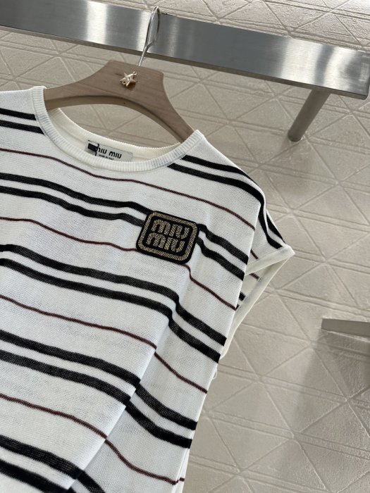 T-shirt women's фото 7